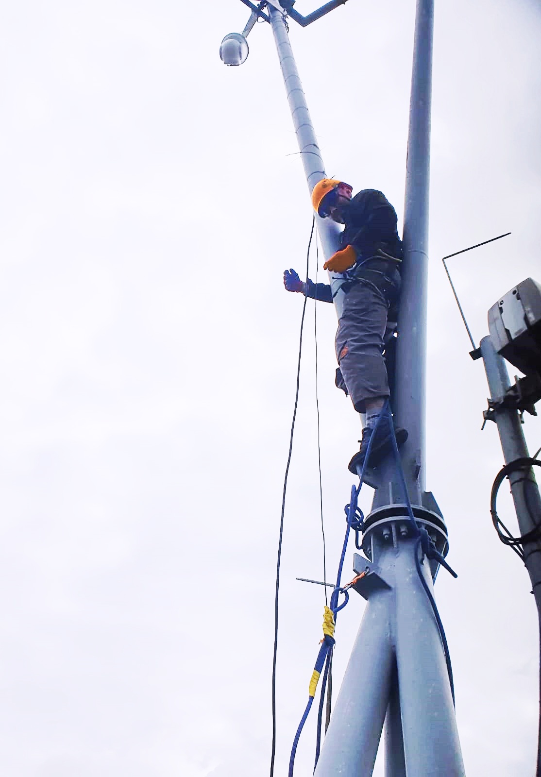 Montaż anten telekomunikacyjnych Praca na wysokościach Bydgoszcz, montaż anten Bydgoszcz